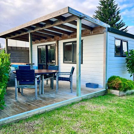 Mount And Surf View Cabin Pataua Экстерьер фото
